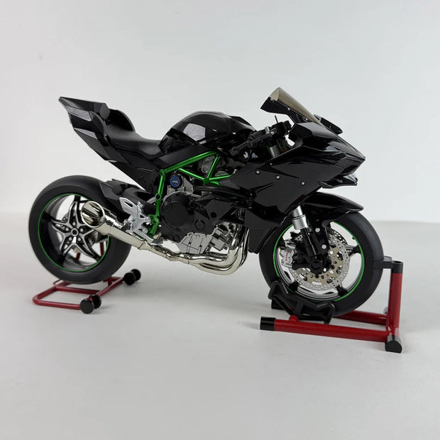 A True Icon, Miniaturized — Kawasaki H2R Model You Can’t Resist