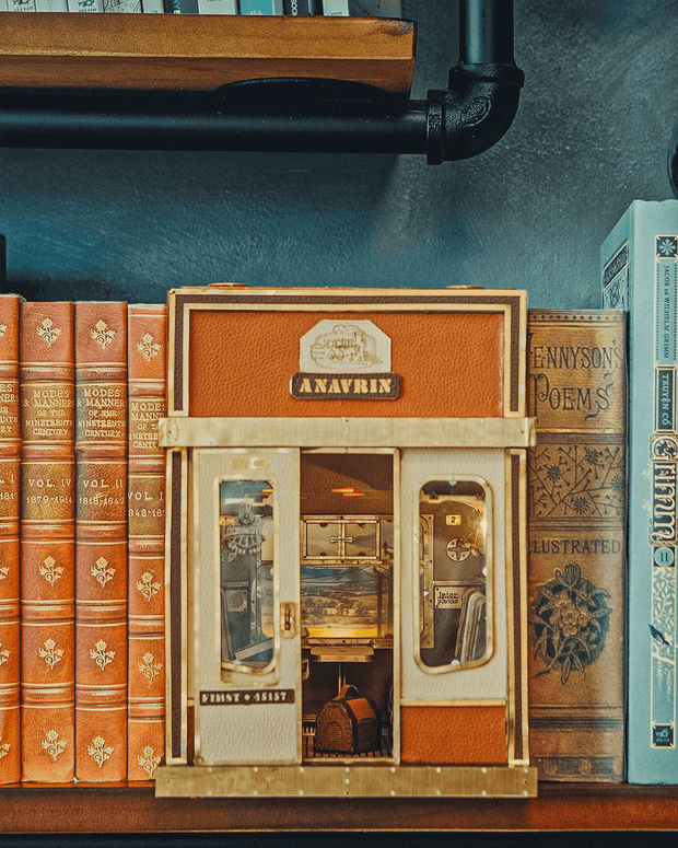 Moving 1940s Train Cabin Book Nook Kit